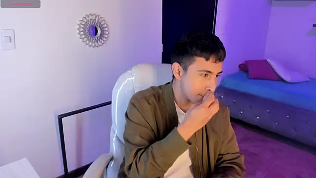 Snapshot of Nyko_ds chatting on 12.01.25 Nyko ds online show from 12.01.25