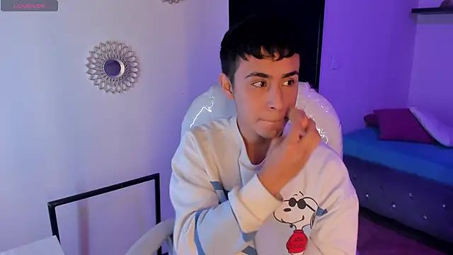 Snapshot of Nyko_ds chatting on 12.02.25 Nyko ds online show from 12.02.25