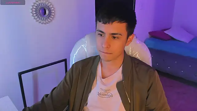 Snapshot of Nyko_ds chatting on 12.04.25 Nyko ds online show from 12.04.25