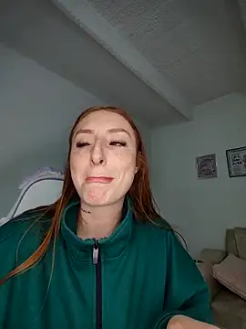 Bennuluspeach  online show from 10.26.25