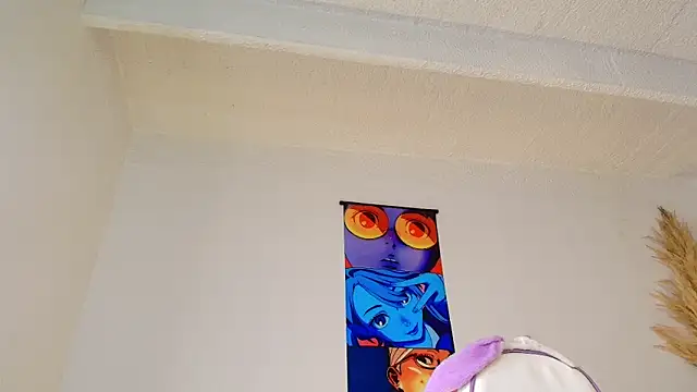 Bennuluspeach  online show from 03.17.26