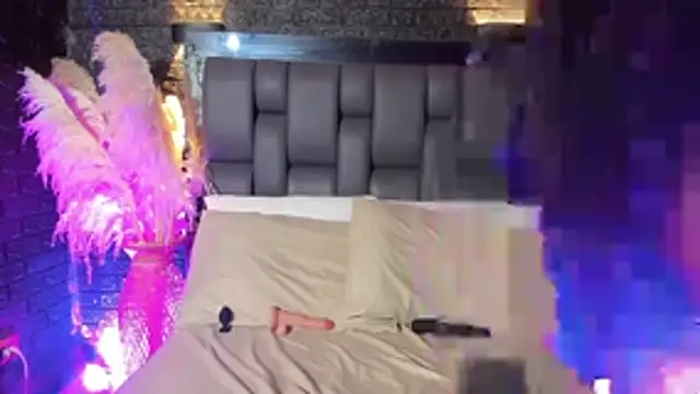 Snapshot of Celeeste_Rose chatting on 10.23.25 Celeeste Rose online show from 10.23.25