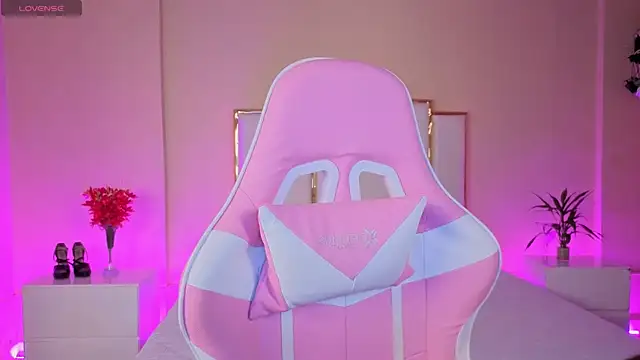 AnnaSwift  online show from 04.06.26