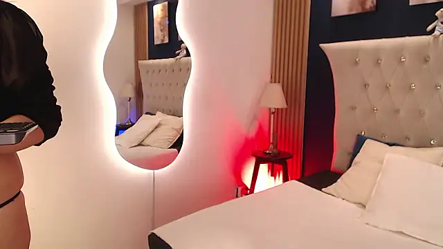 Snapshot of GloryShine chatting on 02.27.26 GloryShine online show from 02.27.26