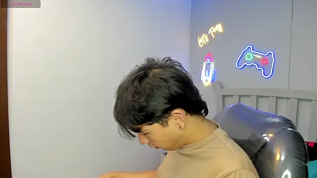 StiwenTwink online show from 11.05.25