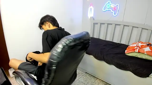 StiwenTwink online show from 11.29.25