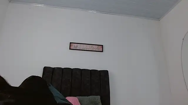 ManuelaDelgado online show from 10.11.25