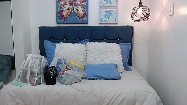 Antonella  b online show from 10.13.25