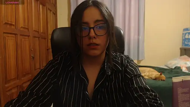 Venus cat  online show from 12.16.25