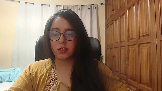 Snapshot of Venus_cat_ chatting on 06.16.26 Venus cat online show from 06.16.26