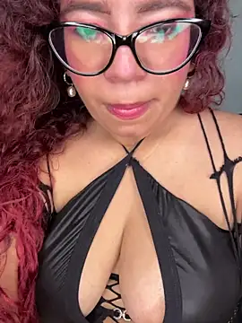 Snapshot of Solaangel_ chatting on 10.02.25 Solaangel online show from 10.02.25