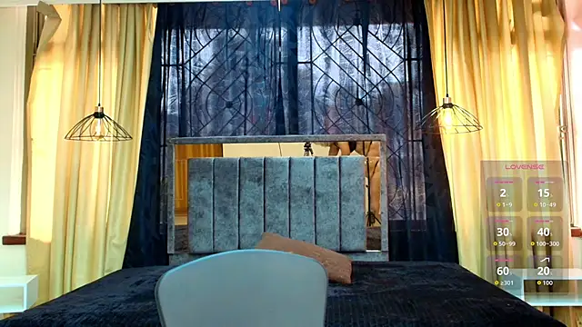 scarlet milf  online show from 10.29.25