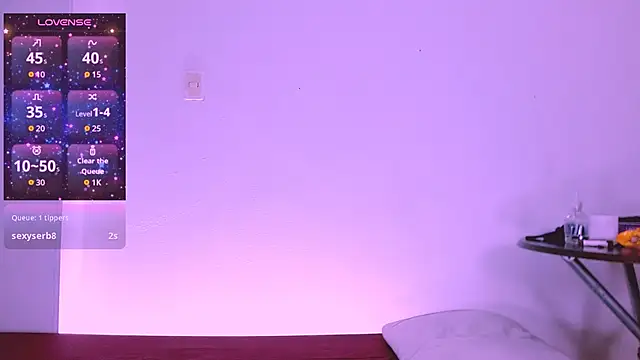 Snapshot of kitty_smoll chatting on 10.11.25 kitty smoll online show from 10.11.25