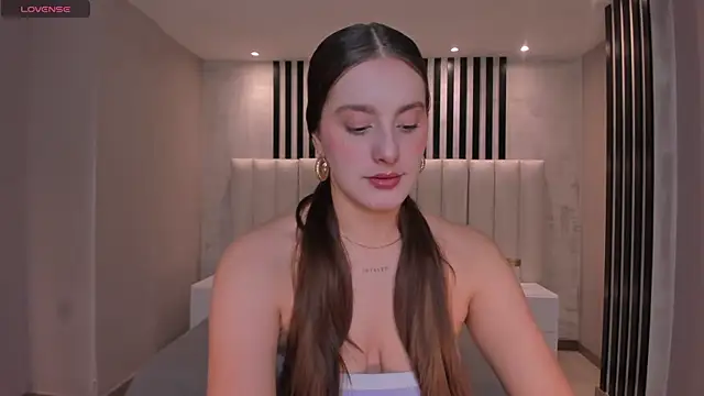 ZoeyWalker  online show from 11.04.25