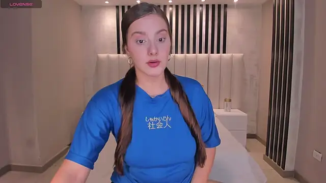 ZoeyWalker  online show from 11.08.25