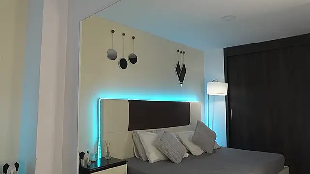 DanteeStone online show from 01.08.26