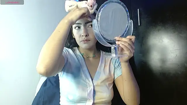 Snapshot of JuliethaFox chatting on 10.07.25 JuliethaFox online show from 10.07.25