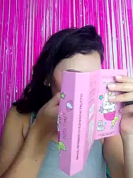 JuliethaFox online show from 10.18.25