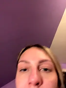 Snapshot of AmberLustXXX chatting on 10.27.25 AmberLustXXX online show from 10.27.25