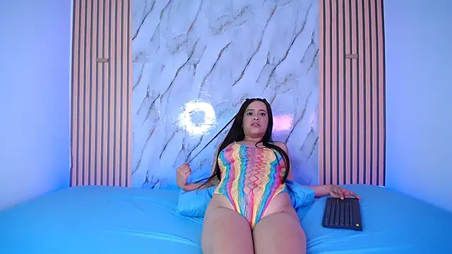 PiaGelvez online show from 10.17.25