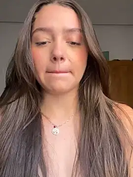 luiza barcelos online show from 10.07.25
