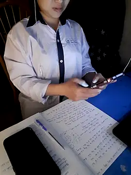 Snapshot of Zun_121 chatting on 11.23.25 Zun 121 online show from 11.23.25