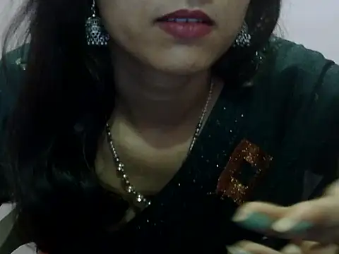 Snapshot of Laila_Cute chatting on 05.07.26 Laila Cute online show from 05.07.26