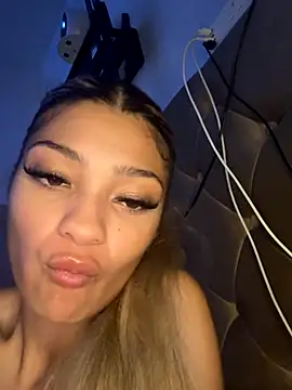 Honeyyyxo online show from 11.02.25