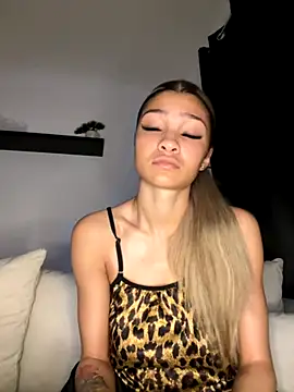 Honeyyyxo online show from 11.05.25