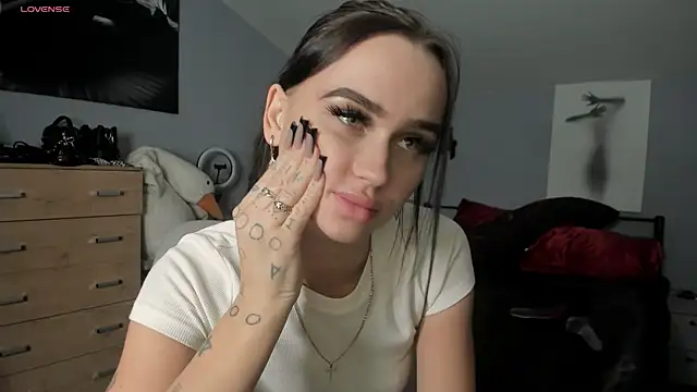 Lisa  Johnson online show from 10.31.25