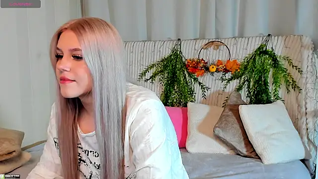 Malisha kiss online show from 10.29.25