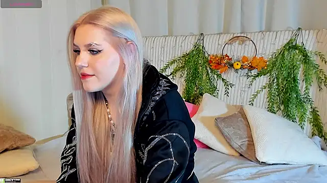 Malisha kiss online show from 10.30.25