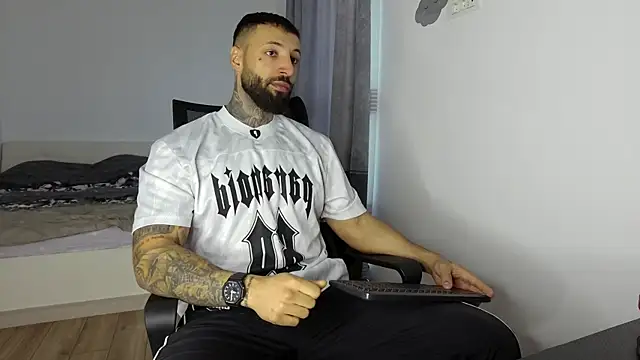 MasculineGuy99 online show from 10.15.25