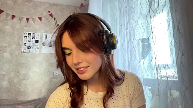 TeresitaLish online show from 10.08.25