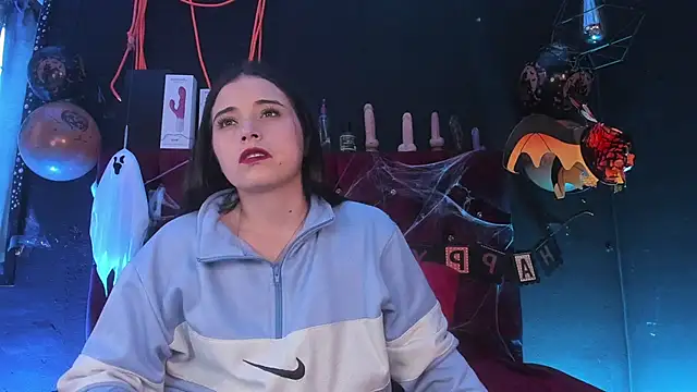 Snapshot of Cony_l chatting on 10.27.25 Cony l online show from 10.27.25