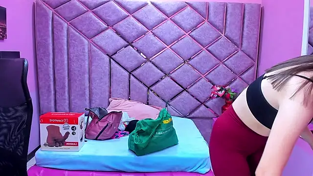 sarah sweett  online show from 04.20.26