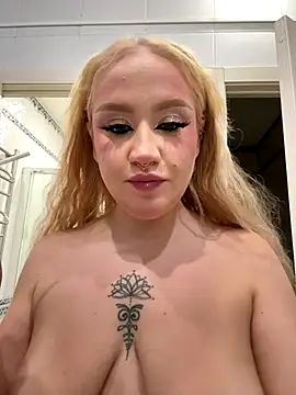 RollDolls online show from 10.26.25