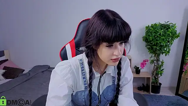 Erika peach online show from 10.04.25
