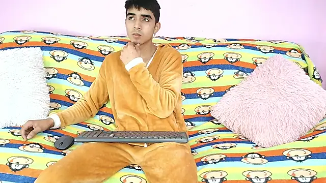 Hottie Guy online show from 10.09.25