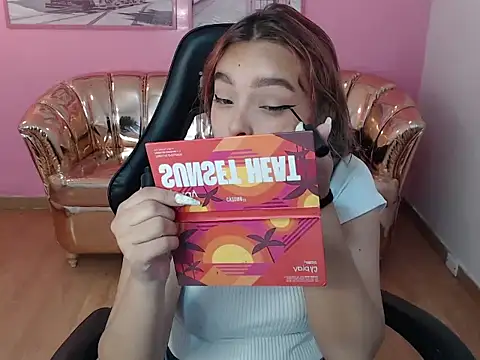 mia foster t online show from 10.13.25