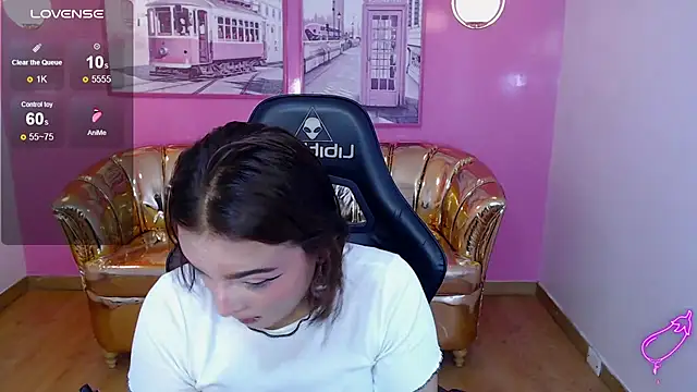 mia foster t online show from 11.22.25