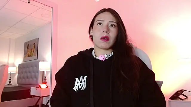 Snapshot of Mariaaam_ chatting on 10.10.25 Mariaaam online show from 10.10.25
