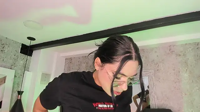 Vanessa Rain  online show from 04.17.26