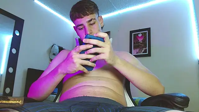 Snapshot of PapiNoha chatting on 10.10.25 PapiNoha online show from 10.10.25