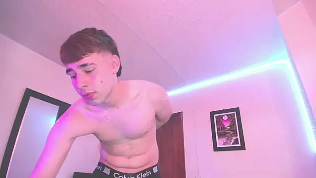 Snapshot of PapiNoha chatting on 10.25.25 PapiNoha online show from 10.25.25