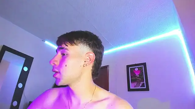 Snapshot of PapiNoha chatting on 11.07.25 PapiNoha online show from 11.07.25