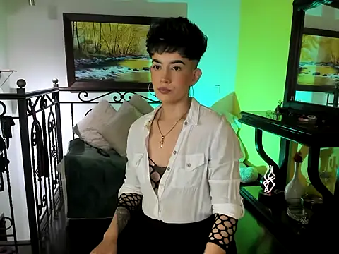 Snapshot of Zulyhenao chatting on 10.19.25 Zulyhenao online show from 10.19.25