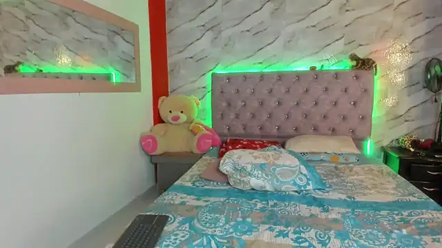 Stefany Andruw online show from 11.05.25