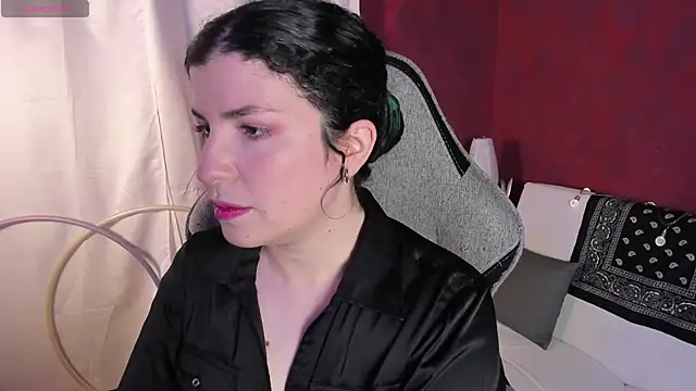 Snapshot of beyondsteel_ chatting on 11.25.25 beyondsteel online show from 11.25.25