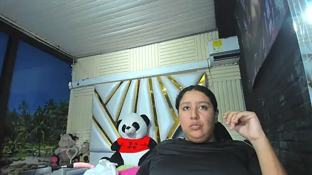 DulcineaSaenz online show from 10.16.25